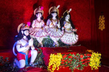 Navratri Festivali sırasında Tanrıça Rama, Lakshmana, Sita ve Hanuman 'ın putu