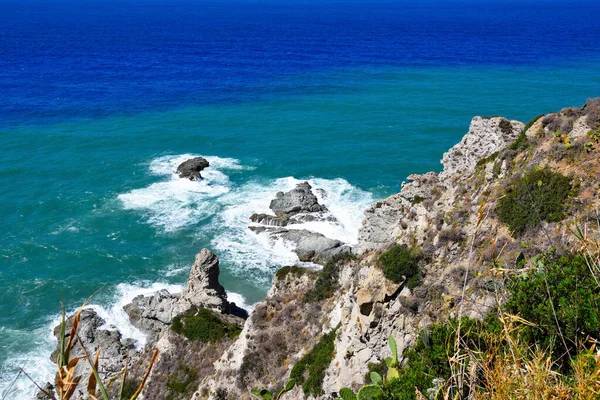 バチカーノ カラブリア海岸の海の景色イタリア — ストック写真