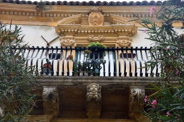 Sicilya 'daki tarihi binaların mimari detayları