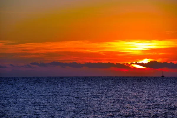Punta Braccetto Sahilinde Gün Batımı Sicilya Talya — Stok fotoğraf