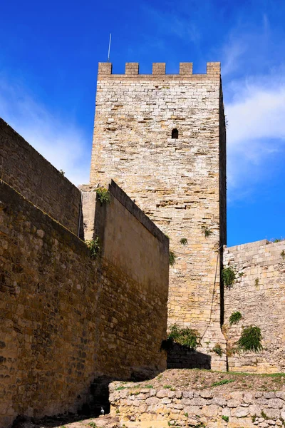 Hrad Lombardie Věž Pisan Sicílii — Stock fotografie