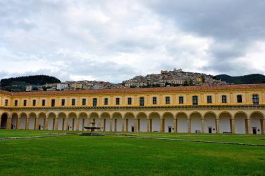 Certosa di San Lorenzo Manastır Grande 'sinin panoramik fotoğrafı 29 Eylül 2022 Padula İtalya