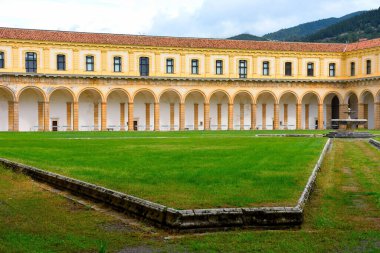 Certosa di San Lorenzo Manastır Grande 'sinin panoramik fotoğrafı 29 Eylül 2022 Padula İtalya