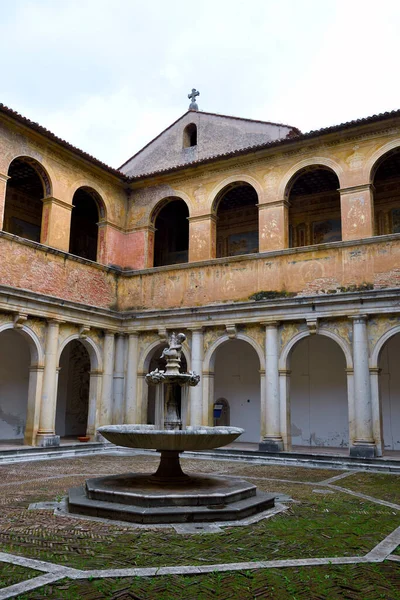 Certosa Ana Manastırı, Saint Lawrence Charterhouse Manastırı 29 Eylül 2022 Padula İtalya