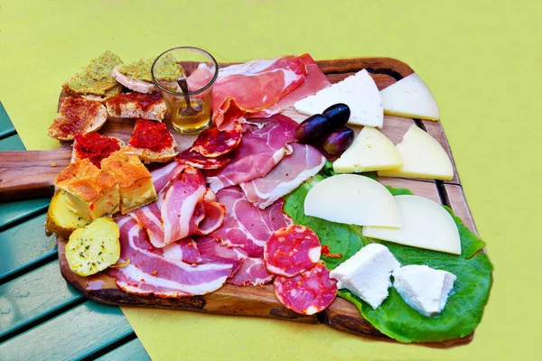 typical Calabrian dish based on various cold cuts and cheeses
