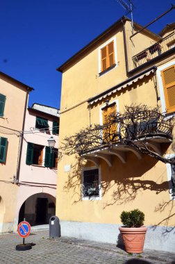Spezia İtalya 'nın tarihi Varese Ligure şehrindeki evler