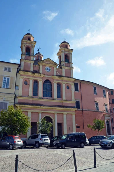 Церковь Святых Филиппо Нери Терезы Авилы Варезе Лигурия Италия — стоковое фото