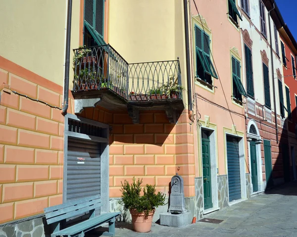 Kolorowe Domy Varese Ligure Prowincji Spezia Włochy — Zdjęcie stockowe