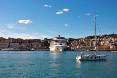 Cenova Limanı 'ndaki MSC grandiosa yolcu gemisi 16 Nisan 2023 Cenova İtalya