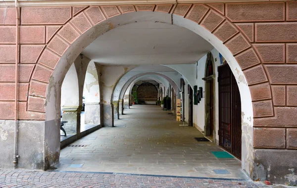 意大利米莱西莫 萨沃纳广场拱廊 — 图库照片