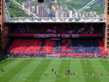 Serie B Şampiyonası 'nda Ferrari Stadyumu' nda Cenova CFC ile Ascoli arasında oynanan ve şirketin 6 Mayıs 2023 tarihinde Serie A 'ya döndüğü tribünler.