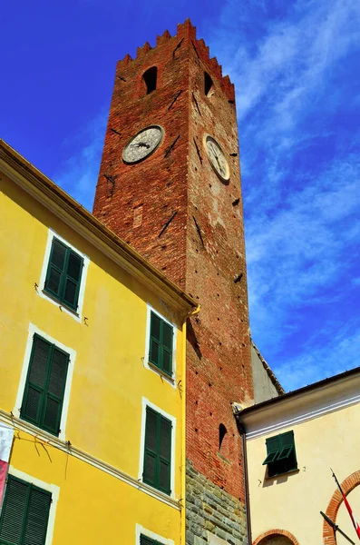Δημοτικό Πύργο Και Μέρος Του Πολιτικού Παλατιού Noli Savona Ιταλία — Φωτογραφία Αρχείου