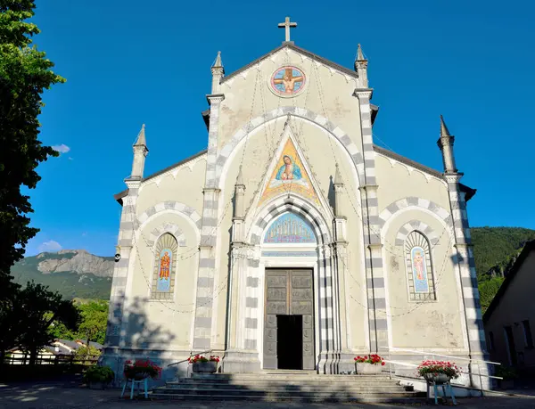 Santo Stefano Kilisesi. Guadalupe Leydisi Santo Stefan D 'aveano' nun İtalya Mabedi.