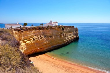 Nossa Kilisesi Senyora da Rocha ve sahil verandaları Portekiz 