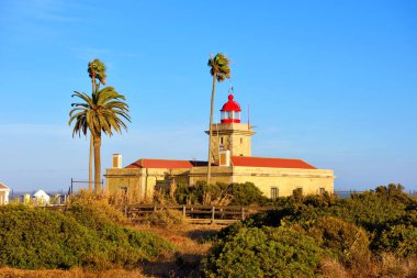 Ponta da Piedade Deniz Feneri (Portekizce: Farol da Ponta da Piedade), Portekiz 'in Algarve bölgesinde yer alan bir deniz feneridir. 1913 'ün ortalarında çalışmaya başladı.