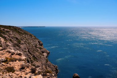 Cabo de So Vicente yakınlarındaki kıyı şeridi Portekiz 'i kaplıyor.