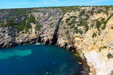 Cabo de So Vicente yakınlarındaki kıyı şeridi Portekiz 'i kaplıyor.