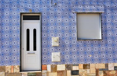 Tavira algarve Portekiz 'de seramikleri (azulejos) olan karakteristik ev
