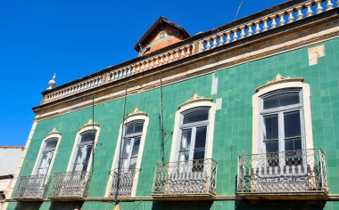 Tavira algarve Portekiz 'de seramikleri (azulejos) olan karakteristik ev