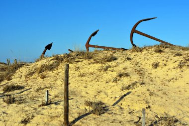 Praia do Barril 'deki Tavira Adası' nda bulunan çapa mezarlığı.