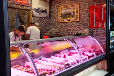 Olho pazarı, her sabah Pazar hariç her yerde çok taze balık bulabilirsiniz, her çeşit et, meyve ve sebze, süt ürünleri 18 Eylül 2024 Olhao Portekiz