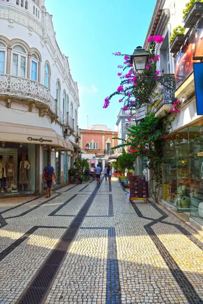  18 Eylül 2024 Olhao Portekiz yaya tarihi merkezinde turistler