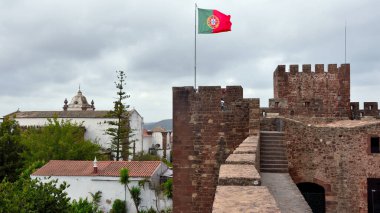 Silves şatosu moorish stili aynı zamanda bir şehir müzesi Silves Portugal
