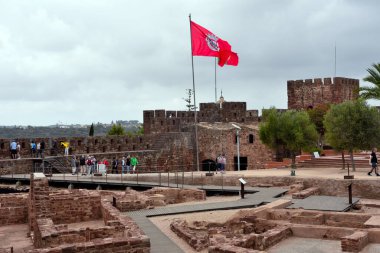Silves şatosu moorish stili ayrıca 18 Eylül 2024 Silves Portugal şehir müzesidir.