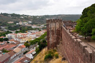 Silves şatosu moorish stili ayrıca 18 Eylül 2024 Silves Portugal şehir müzesidir.