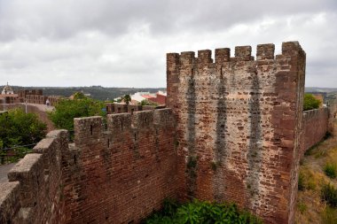 Silves şatosu moorish stili aynı zamanda bir şehir müzesi Silves Portugal