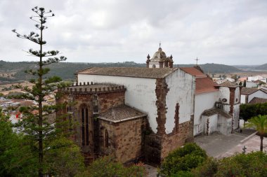 Silves şatosu moorish stili aynı zamanda bir şehir müzesi Silves Portugal