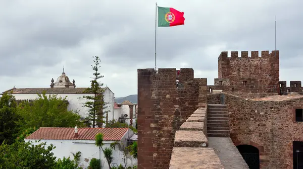 Silves şatosu moorish stili aynı zamanda bir şehir müzesi Silves Portugal