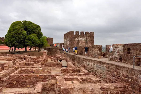 Silves şatosu moorish stili ayrıca 18 Eylül 2024 Silves Portugal şehir müzesidir.