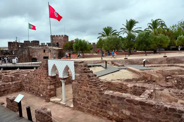 Silves şatosu moorish stili ayrıca 18 Eylül 2024 Silves Portugal şehir müzesidir.