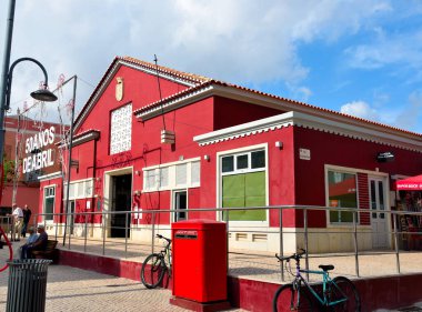 Portekiz Algarve Village Market Harici Binası 20 Eylül 2024 sao bartolomeu de messines Portekiz