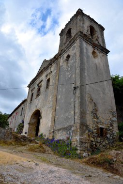  Sürgündeki Monchique Manastırı 'nın kalıntıları, Portekiz.