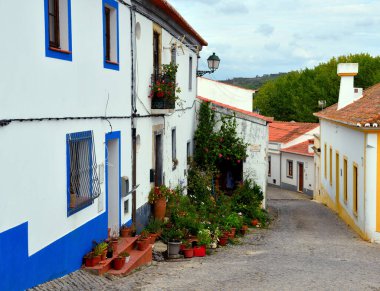Eski Aljezur Algarve Portekiz 'deki pitoresk evler