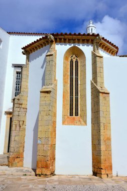 14. yüzyılda kutsanmış Santa Maria Katedrali 'nin inşaatı 1251 yılında Gotik tarzda başladı..