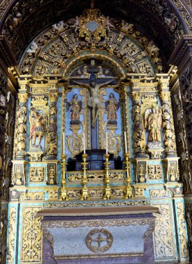 14. yüzyılda kutsanmış olan Santa Maria Katedrali 'nin içinde 21 Eylül 2024 tarihinde Gotik stil 1251' de başladı.