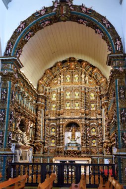 14. yüzyılda kutsanmış olan Santa Maria Katedrali 'nin içinde 21 Eylül 2024 tarihinde Gotik stil 1251' de başladı.