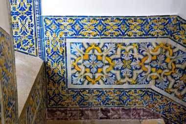 Azulejos, 14. yüzyılda kutsanmış Santa Maria Katedrali 'nde 21 Eylül 2024 tarihinde Gotik tarzda 1251' de başladı.