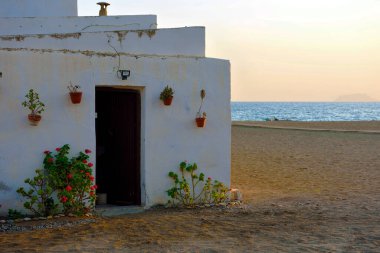 Bolnuevo Murcia İspanya 'da tipik bir sahil evi.