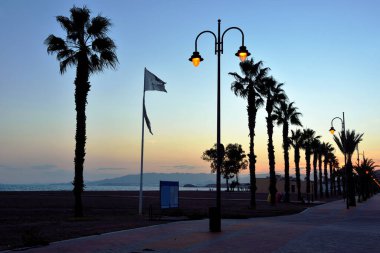 Bolnuevo Murcia İspanya 'da gün batımı kumsalı