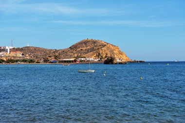 İspanya 'nın başkenti Mazarrn' da bulunan sahil, İspanya 'nın güneydoğusunda yer alan Murcia bölgesinde bulunan güzel altın kum ve kristal berraklığında suyla karakterize edilmiştir.