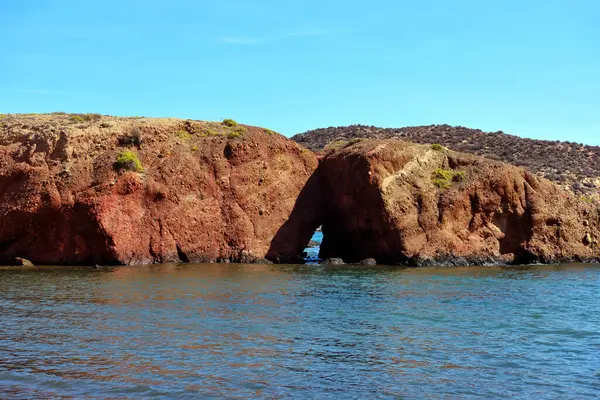 İspanya 'nın başkenti Mazarrn' da bulunan sahil, İspanya 'nın güneydoğusunda yer alan Murcia bölgesinde bulunan güzel altın kum ve kristal berraklığında suyla karakterize edilmiştir.