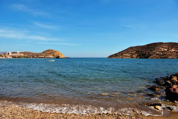 İspanya 'nın başkenti Mazarrn' da bulunan sahil, İspanya 'nın güneydoğusunda yer alan Murcia bölgesinde bulunan güzel altın kum ve kristal berraklığında suyla karakterize edilmiştir.