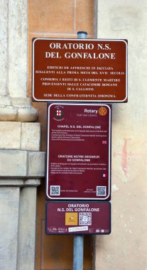 BM 'ler hakkında turist bilgileri. Çeşitli dillerde gonfalonun şapeli: İtalyanca, İngilizce ve Fransızca 30 Mart 2025 Voltaggio İtalya