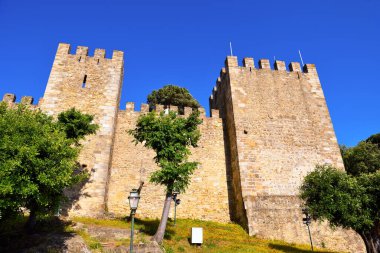 Jorge Şatosu (Castelo de So Jorge), Lizbon, Portekiz 'in en yüksek tepelerinden birinde bulunan antik bir kale.