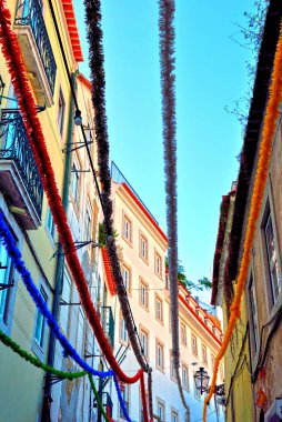 Festas de Lisboa 'nın tipik süslemeleri, özellikle de Lizbon, Portekiz' in koruyucu azizi Aziz Anthony 'nin onuruna düzenlenen kutlamalar.