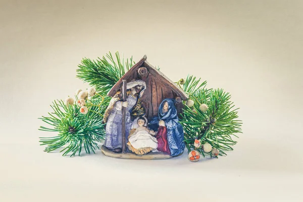 ジョセフ メアリーとイエスの子供クリスマスのためのベビーベッドの装飾 — ストック写真